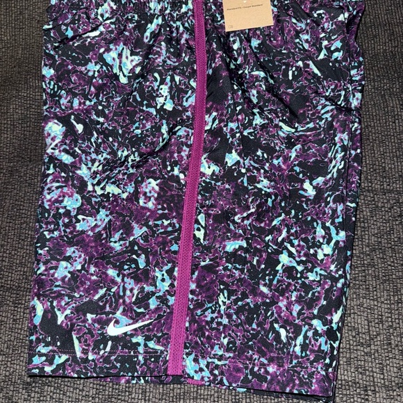 Nike Boys' Dri-FIT Multi Printed Shorts NEW - Picture 1 of 2